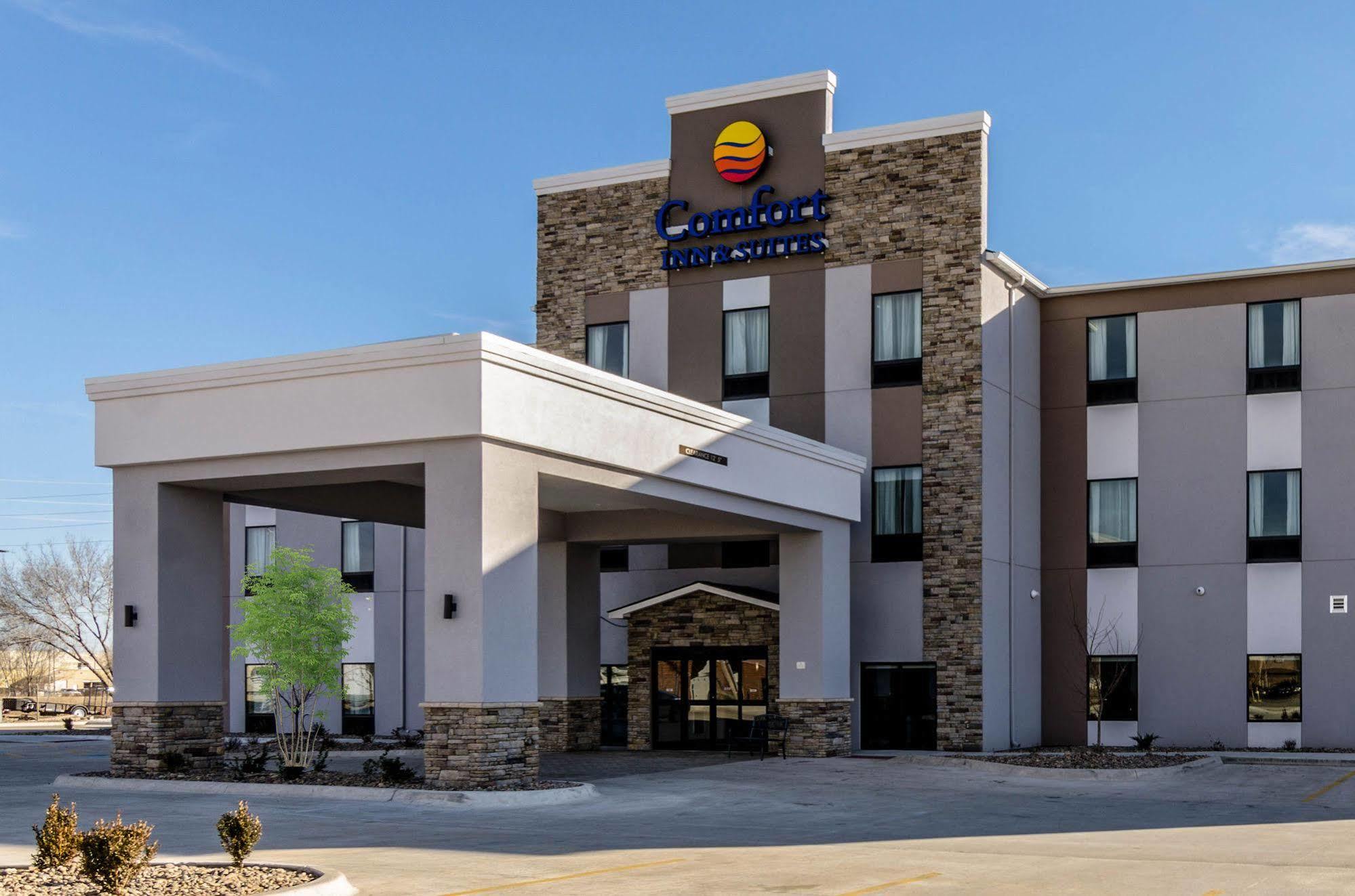 Comfort Inn & Suites Augusta Exterior photo